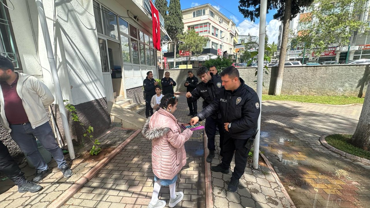 İstiklal’in Minik Yüreklerinden Türk Polis Teşkilatı’na Anlamlı Ziyaret