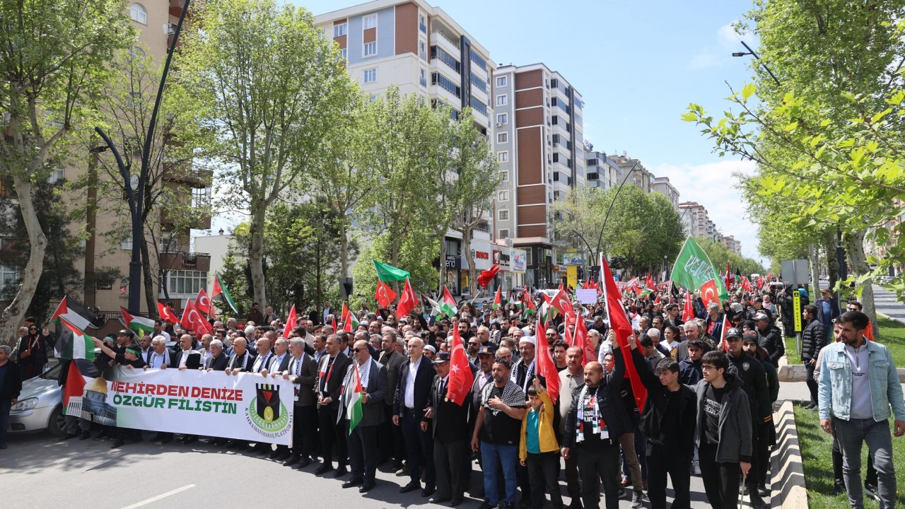 Kahramanmaraş’ta Bayraklar, Sloganlar ve Tekbirlerle Gazze’ye Destek!