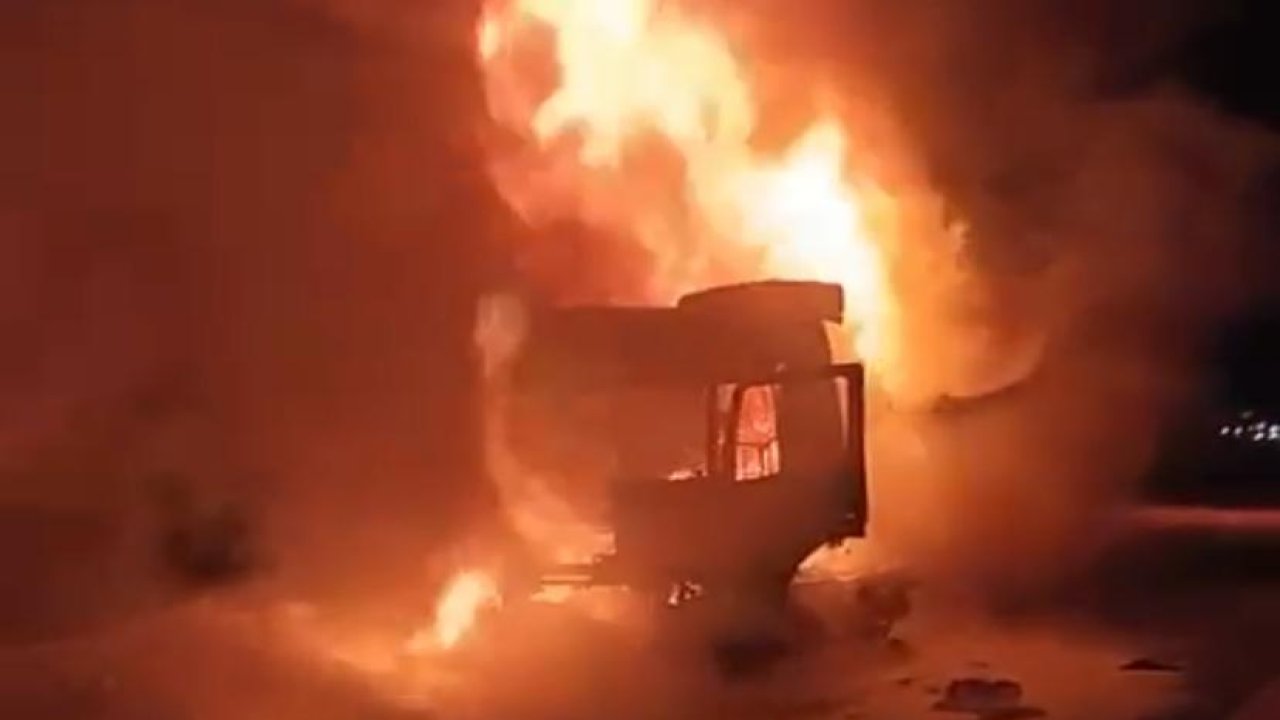 Seyir halindeki tır alev topuna döndü!