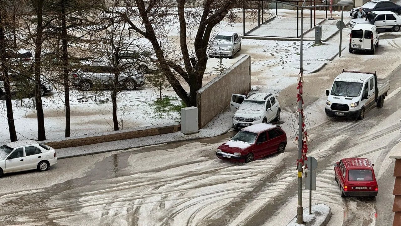 Afşin doludan beyaza büründü!