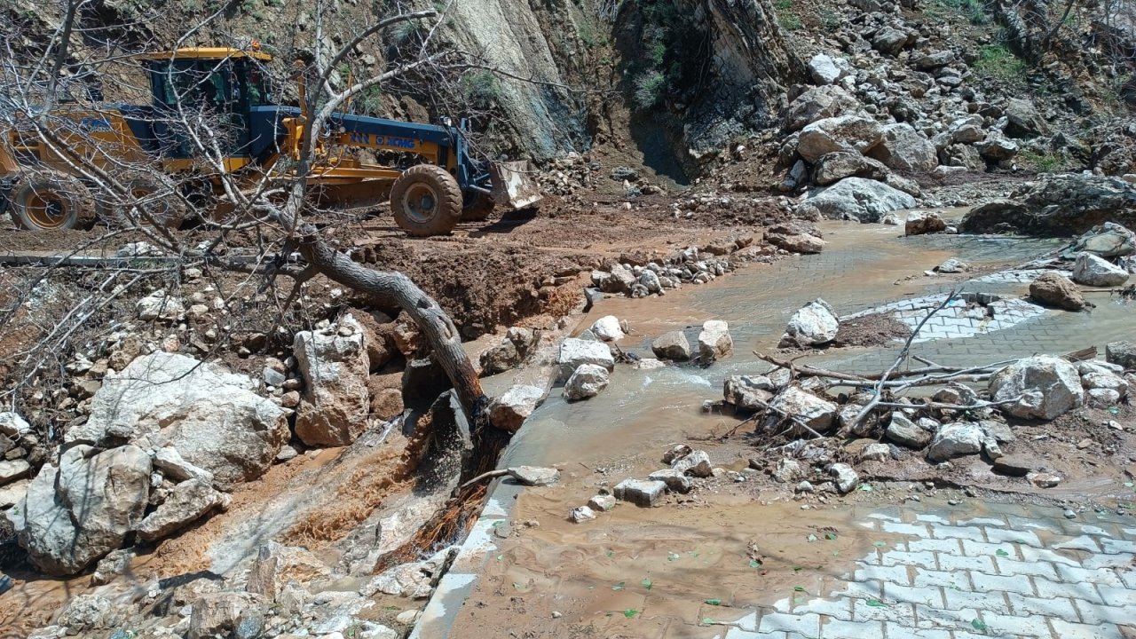 Kahramanmaraş'ta Dulkadiroğlu Belediyesi’nden Yağış Sonrası Hizmet Seferberliği!