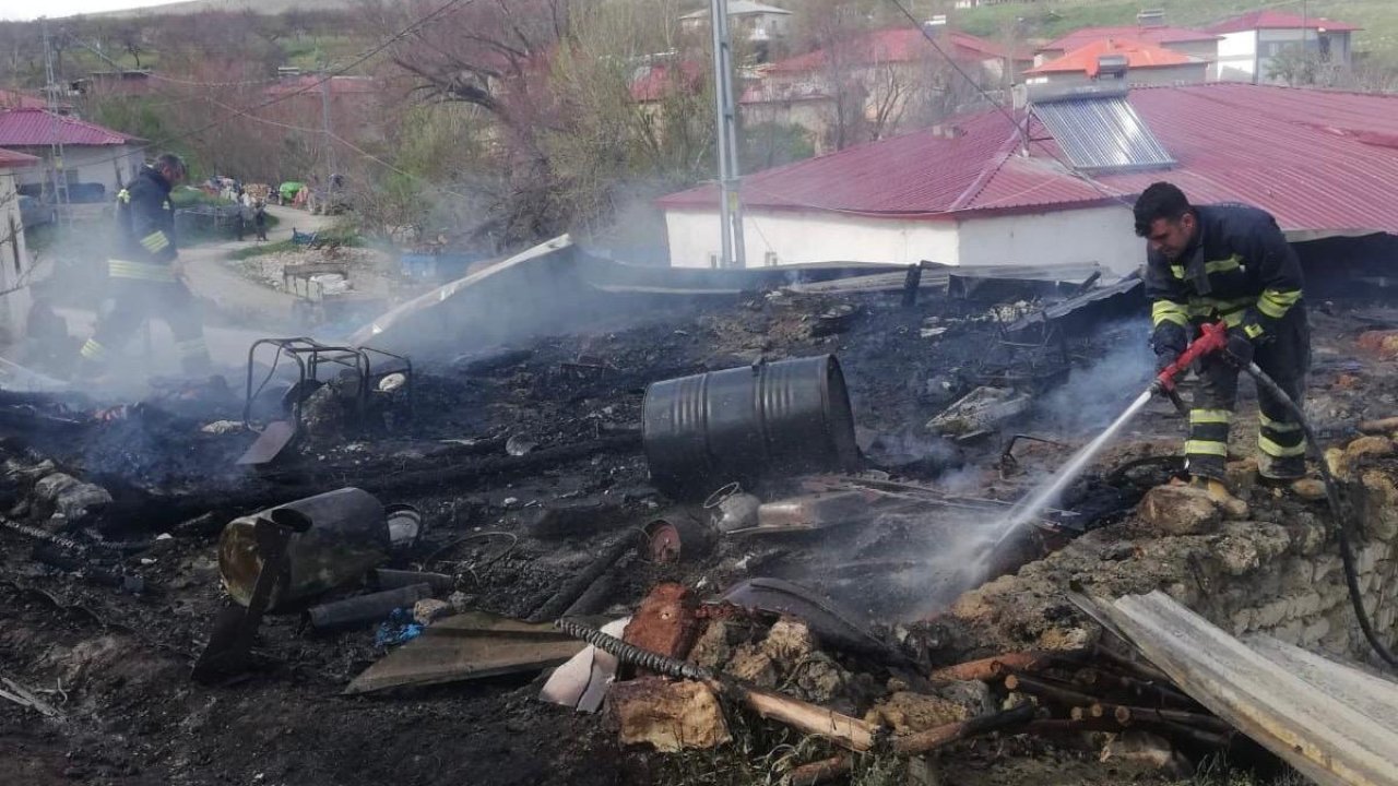 Elbistan’da depo yangını!