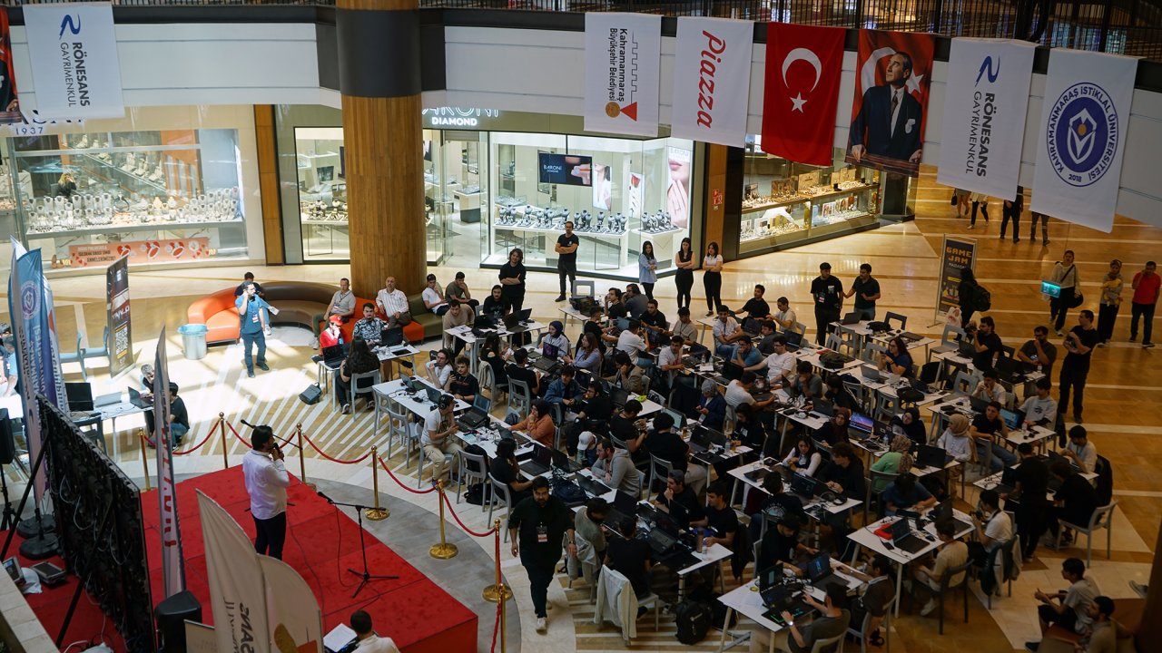Kahramanmaraş’ta Teknoloji Tutkunlarını Buluşturan “Dijital Oyun Geliştirme Atölyesi” başladı!
