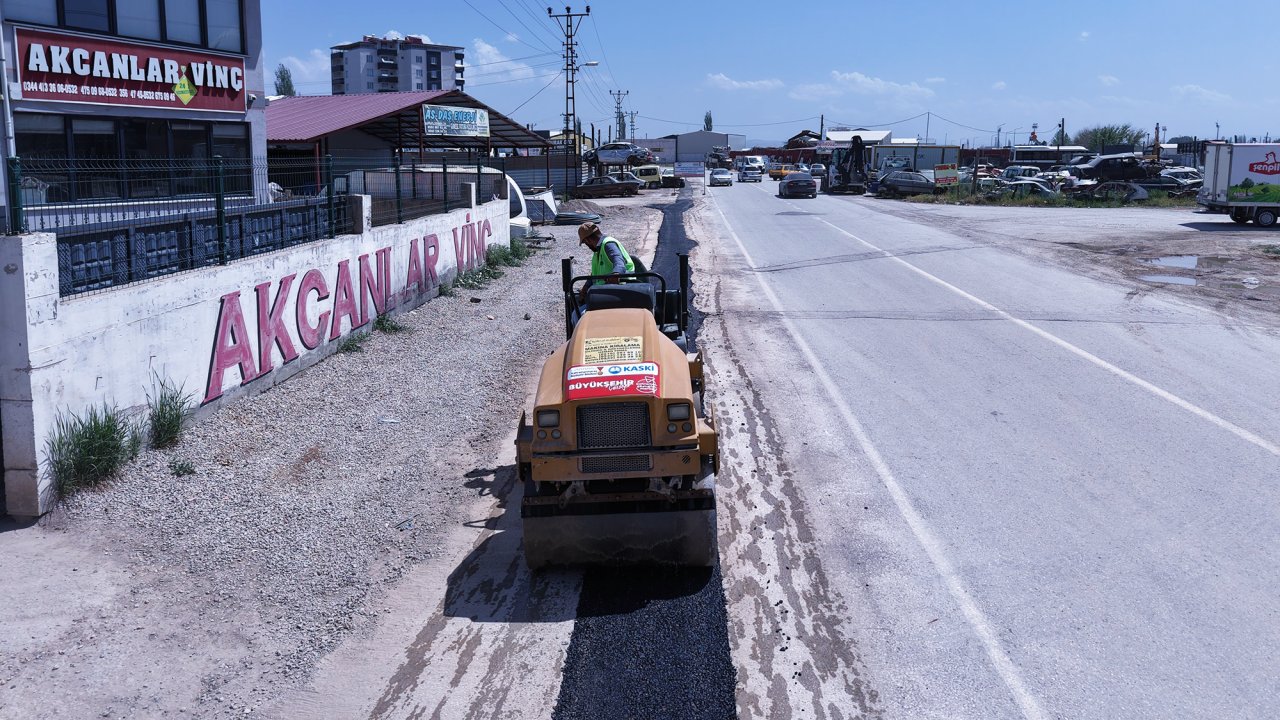 Elbistan’da Altyapısı Tamamlanan Mahallelerde Asfalt Başladı!