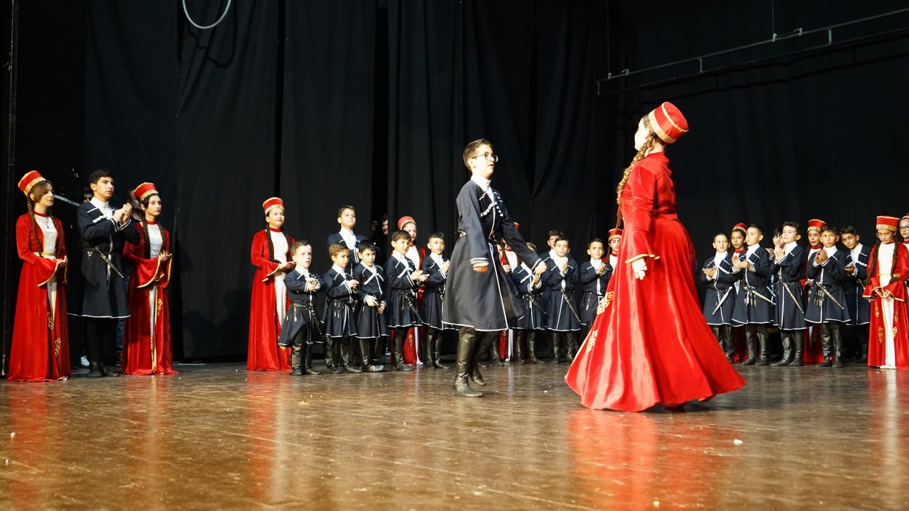 Büyükşehir’den Unutulmaz Kafkas Kültür Gecesi!