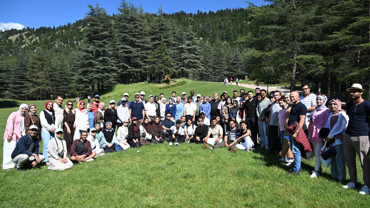 Başkonuş Yaylası’nda Geleneksel Yarışmalarla Dolu Şenlik Coşkusu