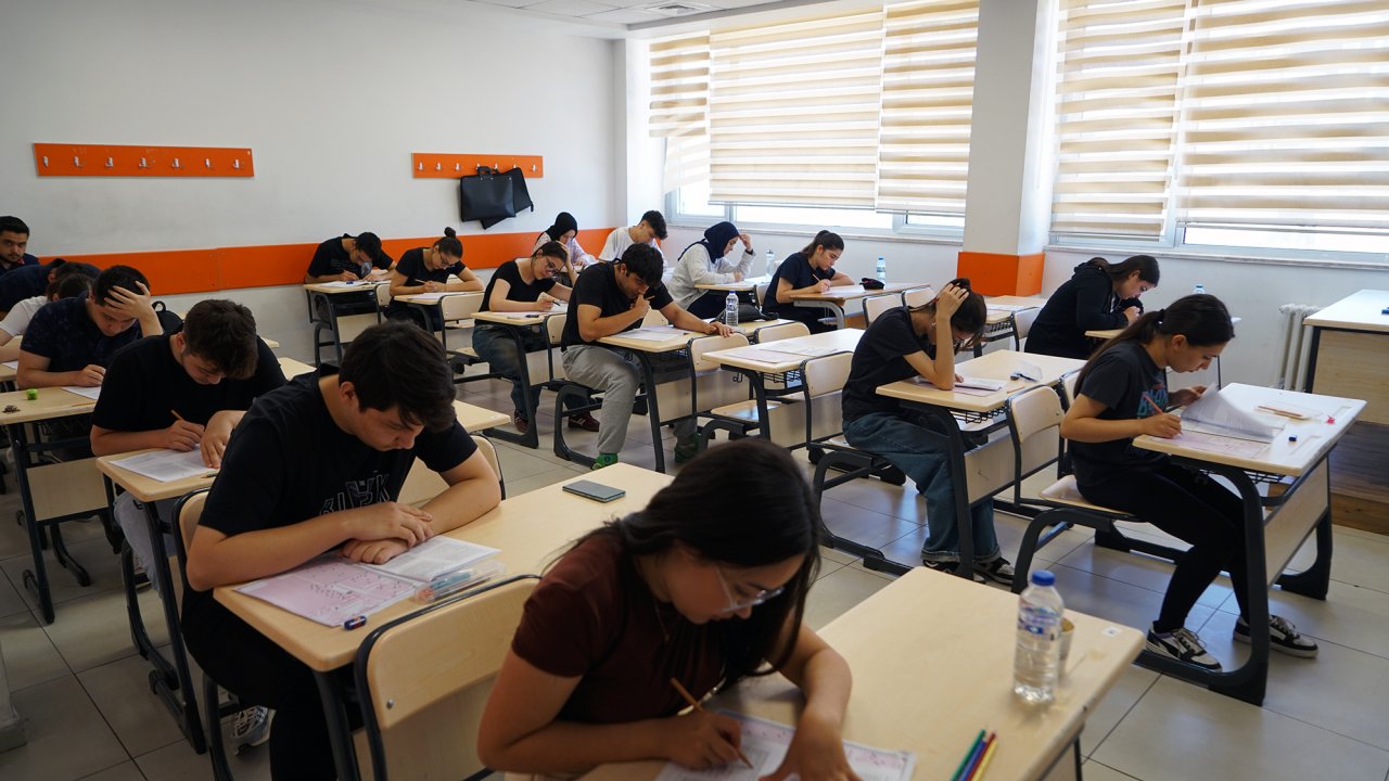 Kahramanmaraş'ta 11 İlçede Üniversite Adaylarına YKS denemesi!