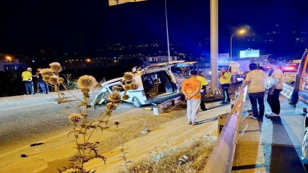 Kahramanmaraş'ta Hafif Ticari Araç Bariyerlere Çarptı: 1 Ölü 1 Yaralı