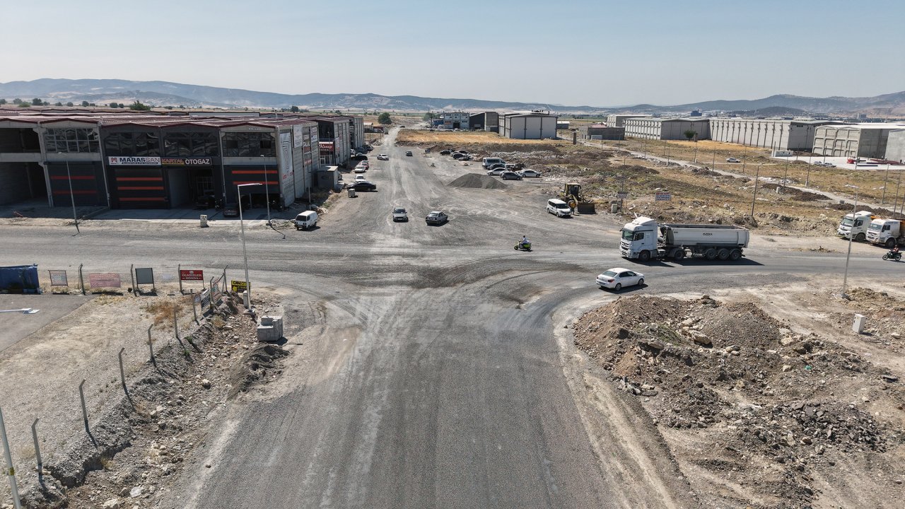 Kahramanmaraş  Büyükşehir, Yeni Sanayi Sitesi’ni Etaplar Halinde Asfaltlıyor!