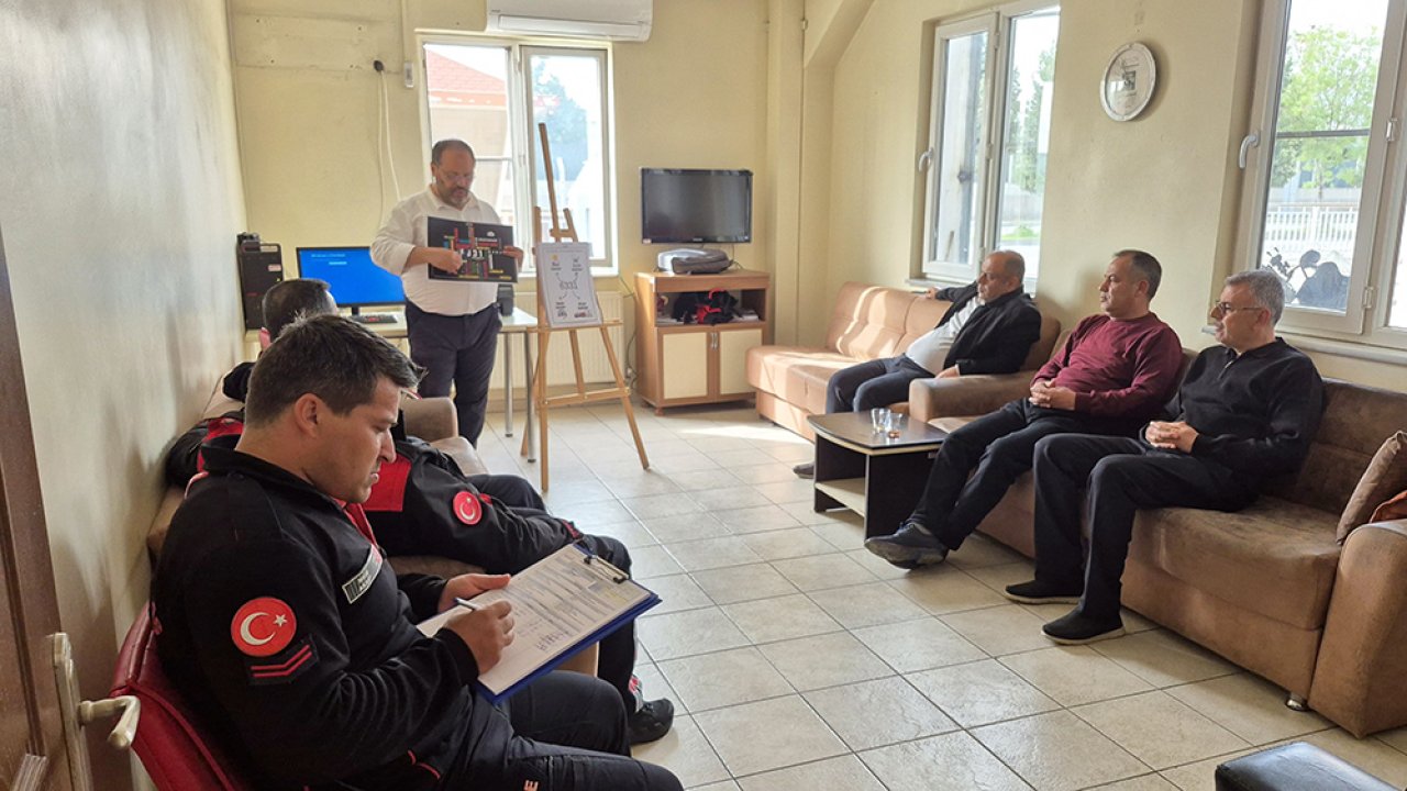 Acil Müdahalede Profesyonellik; İtfaiyecilere İlk Yardım Eğitimi Verildi