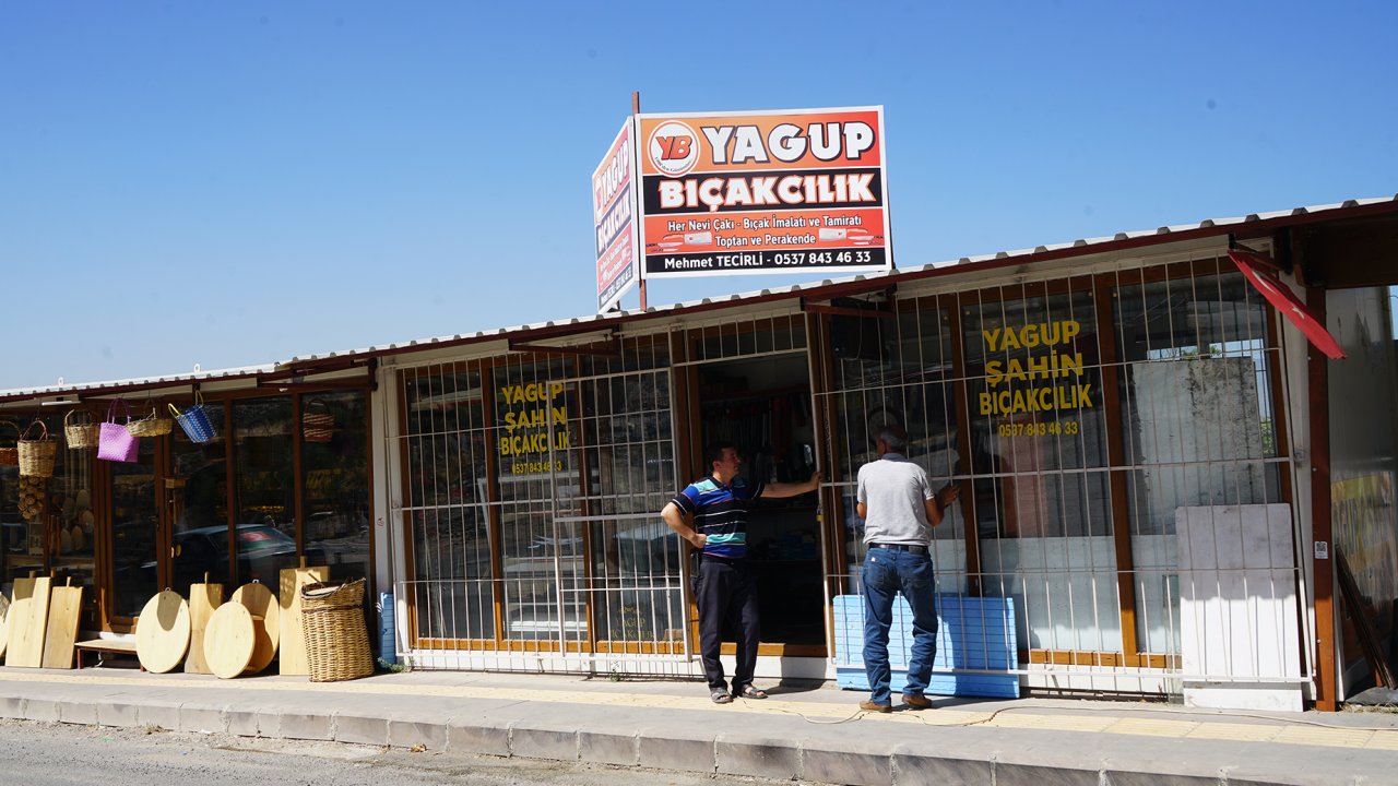 Kahramanmraş'ta Demirci Esnafı, Geçici İş Yerlerinde Faaliyete Başladı!