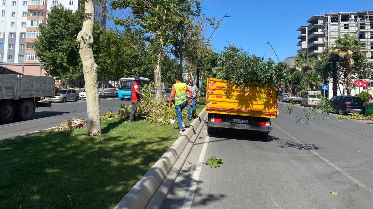 Kahramanmaraş’ta fırtına etkisini gösterdi!