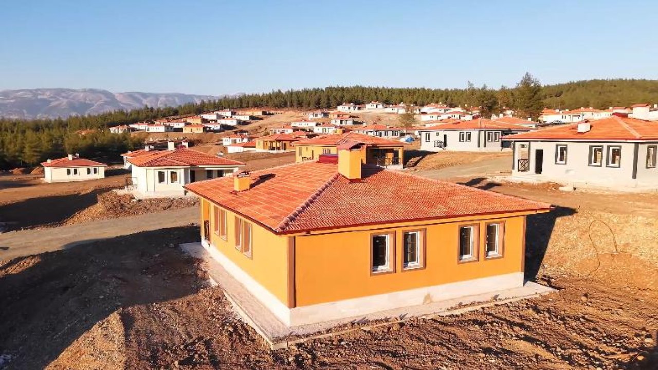 Kahramanmaraş'ta Tevekkeli Mahallesi'nde Deprem Konutları Teslim Edildi!