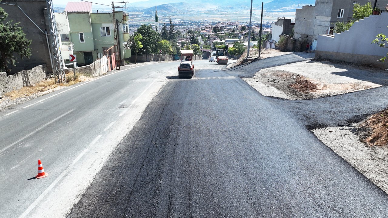 Büyükşehir, Büğlek Caddesine Bağlanan Yolda Yenileme Çalışmasını Sürdürüyor!