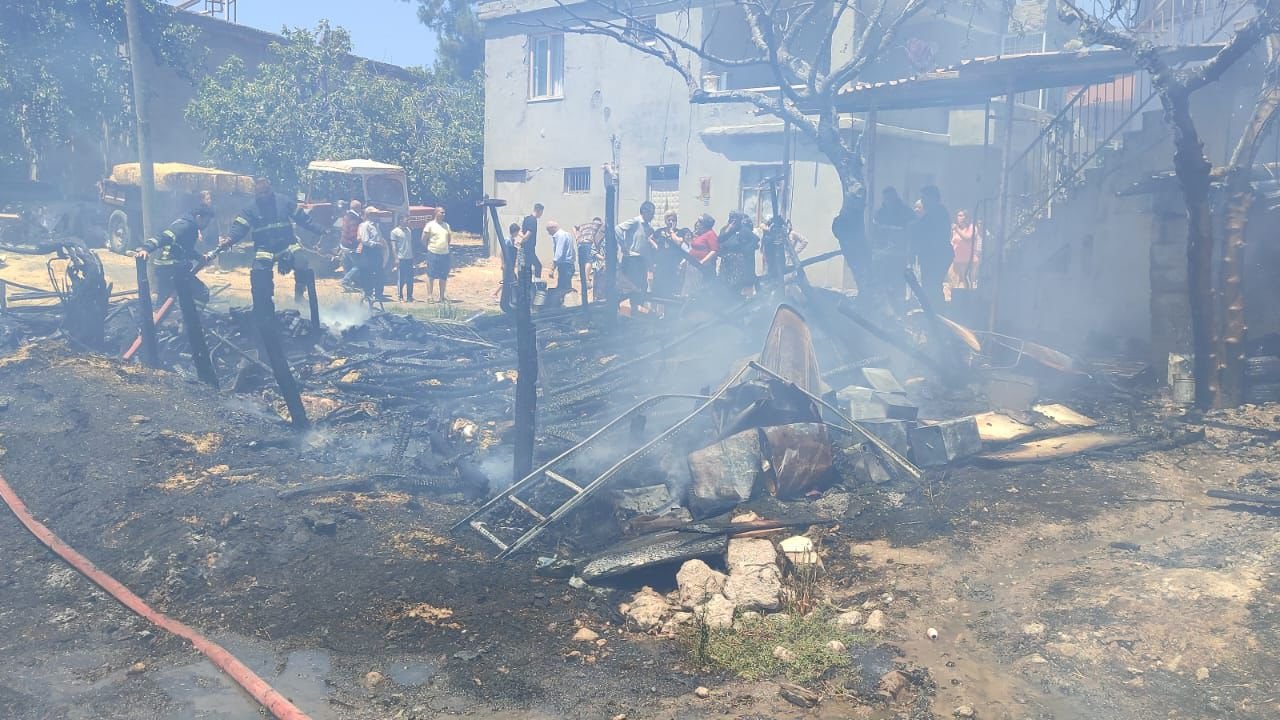 Kahramanmaraş’ta ahır yangını!