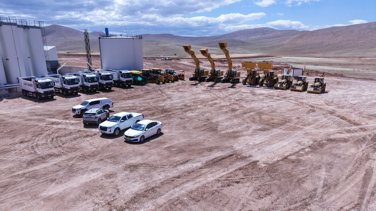 Kahramanmaraş’ta Kuzeye Güç Takviyesi; Filoya 18 İş Makinesi Daha