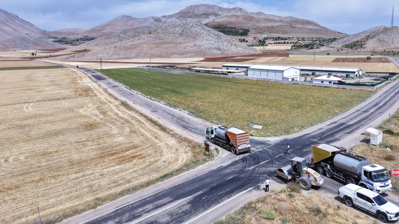 Kahramanmaraş Büyükşehir, Elbistan’da Yolları Bir Bir Yeniliyor!