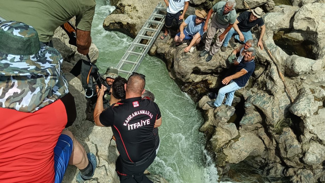 Elbistan’da suya düşen 2 kişi son anda kurtarıldı!