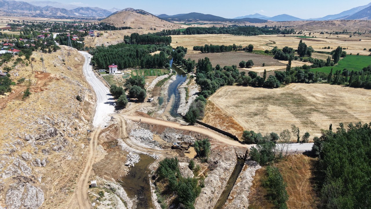 Göksun’da Yarım Asırlık Köprünün Yerine Modern Bağlantı!