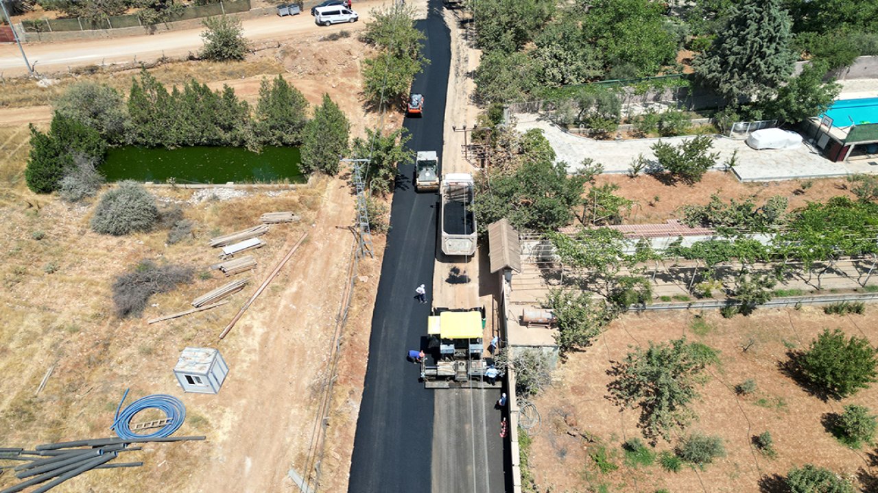 Dulkadiroğlu Belediyesi’nden Ayaklıcaoluk ve Akyar’da Asfalt Çalışması!