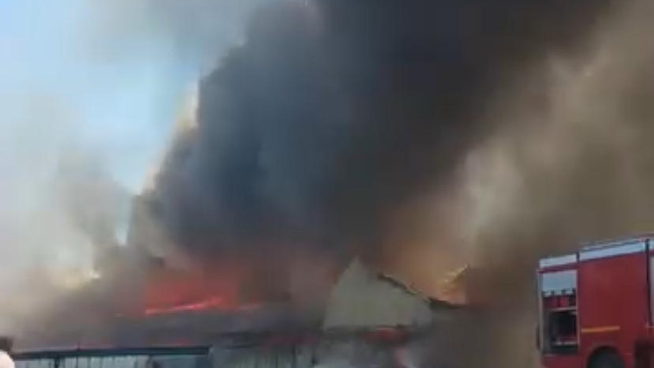 Kahramanmaraş’ta kağıt fabrikasında yangın!