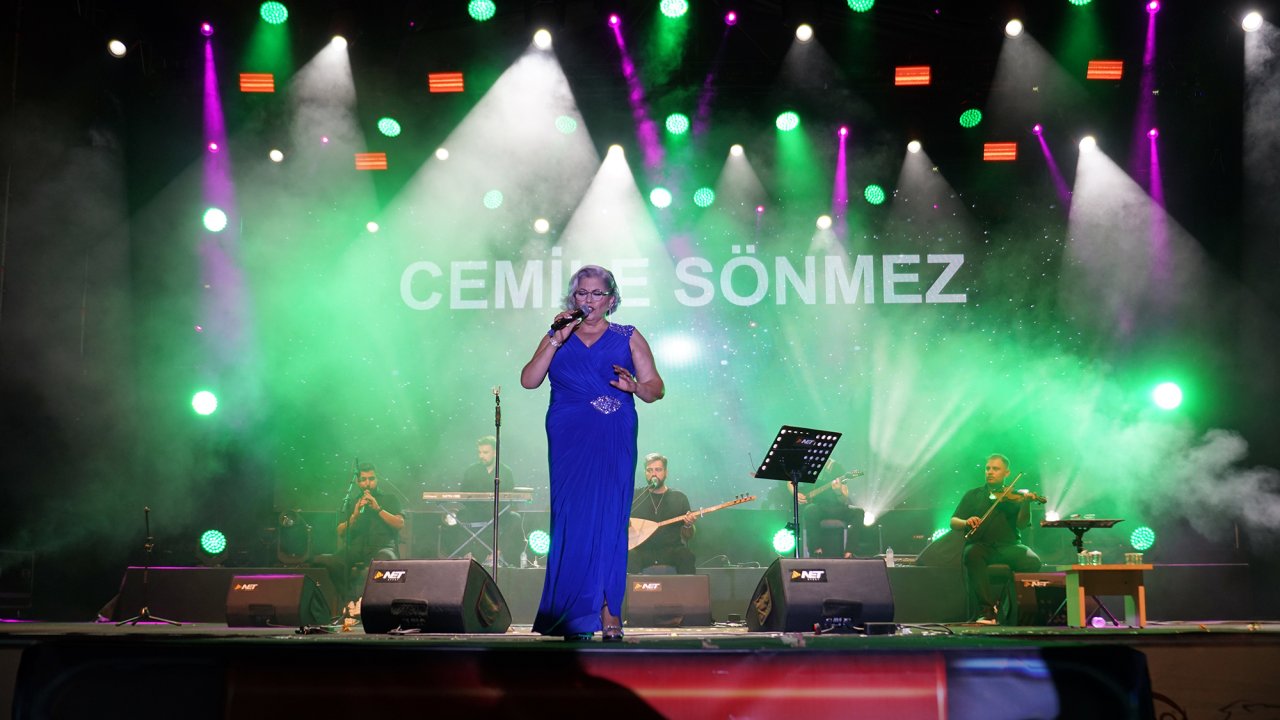 Cemile Sönmez KAFUM’da Müzik Ziyafeti Sundu!