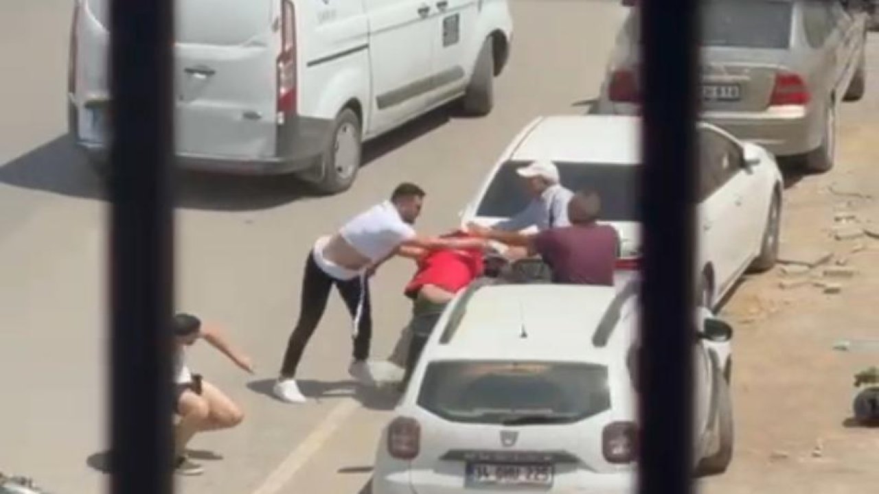 Kahramanmaraş’ta trafikte motokuryeye acımasız saldırı!