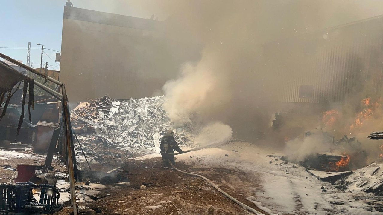 Kahramanmaraş’ta işyerinde yangın paniği!