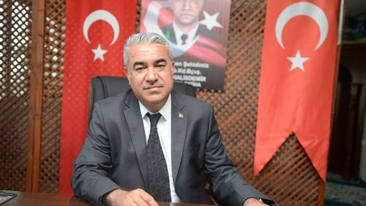 Kuybu’dan başkan Toptaş’a bayrak teşekkürü!