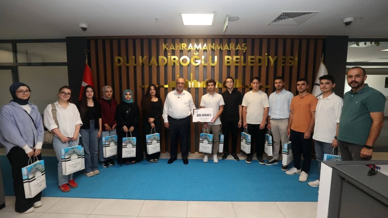 Kahramanmaraş'ta Dulkadiroğlu Belediyesi’nden YKS Başarısına 20 Bin TL destek!