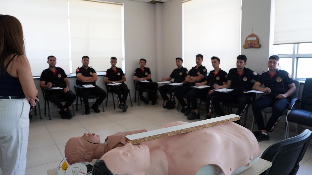 Büyükşehir’in Ateşe Koşan Kahramanlarına İlk Yardım Eğitimi!