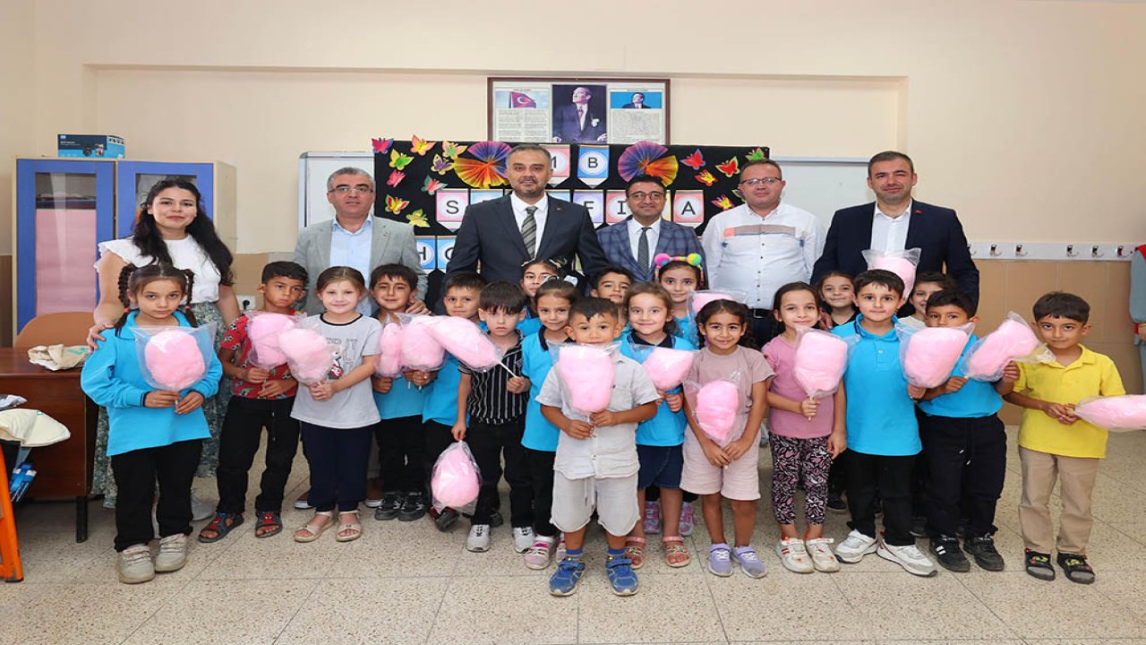 Başkan Toptaş’tan kırsal mahallelerdeki 7 bin öğrenciye kırtasiye seti desteği!