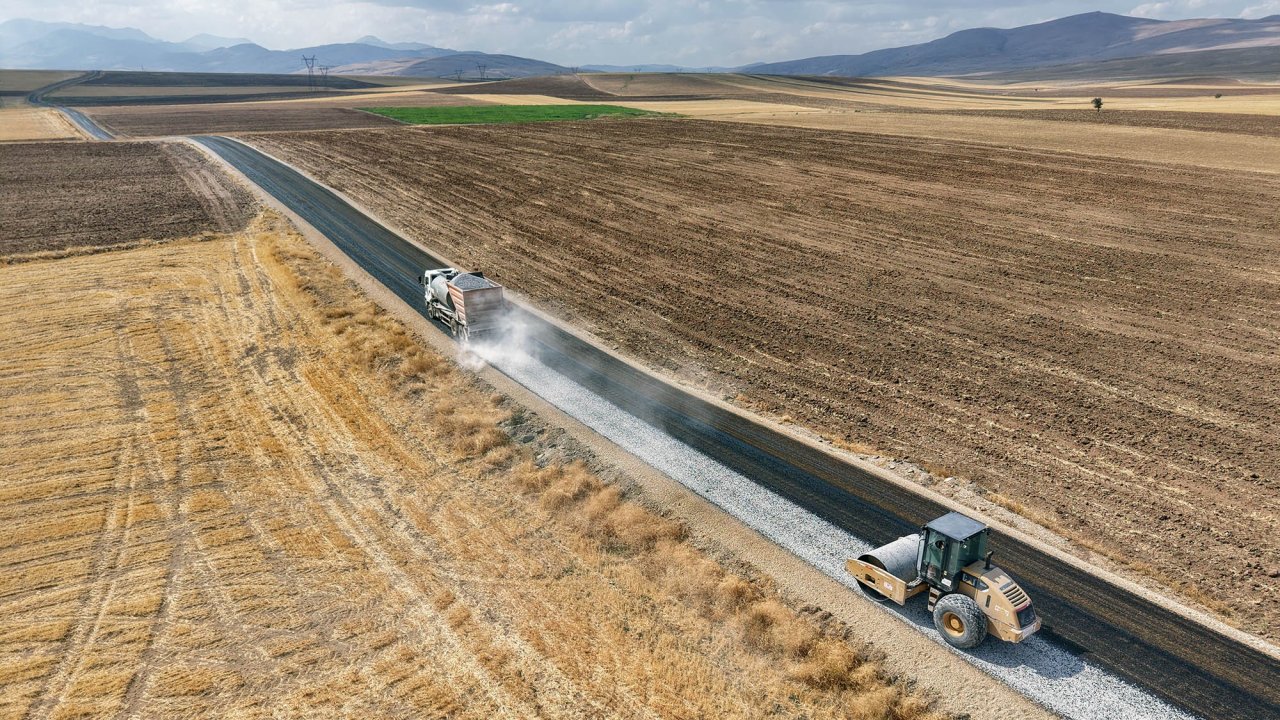 Afşin’de 9 Mahalleye Ulaşım Sağlayan Grup Yolu Yenilendi!