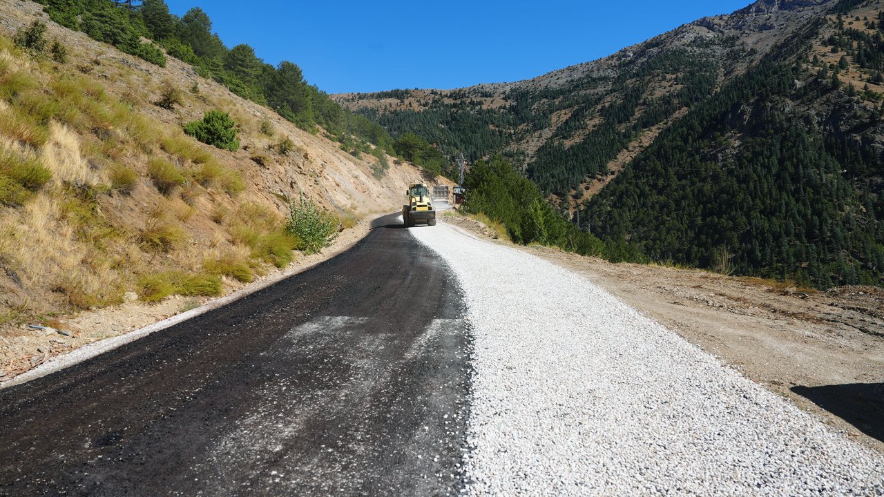 Göksun obalarına konforlu yol ağı!