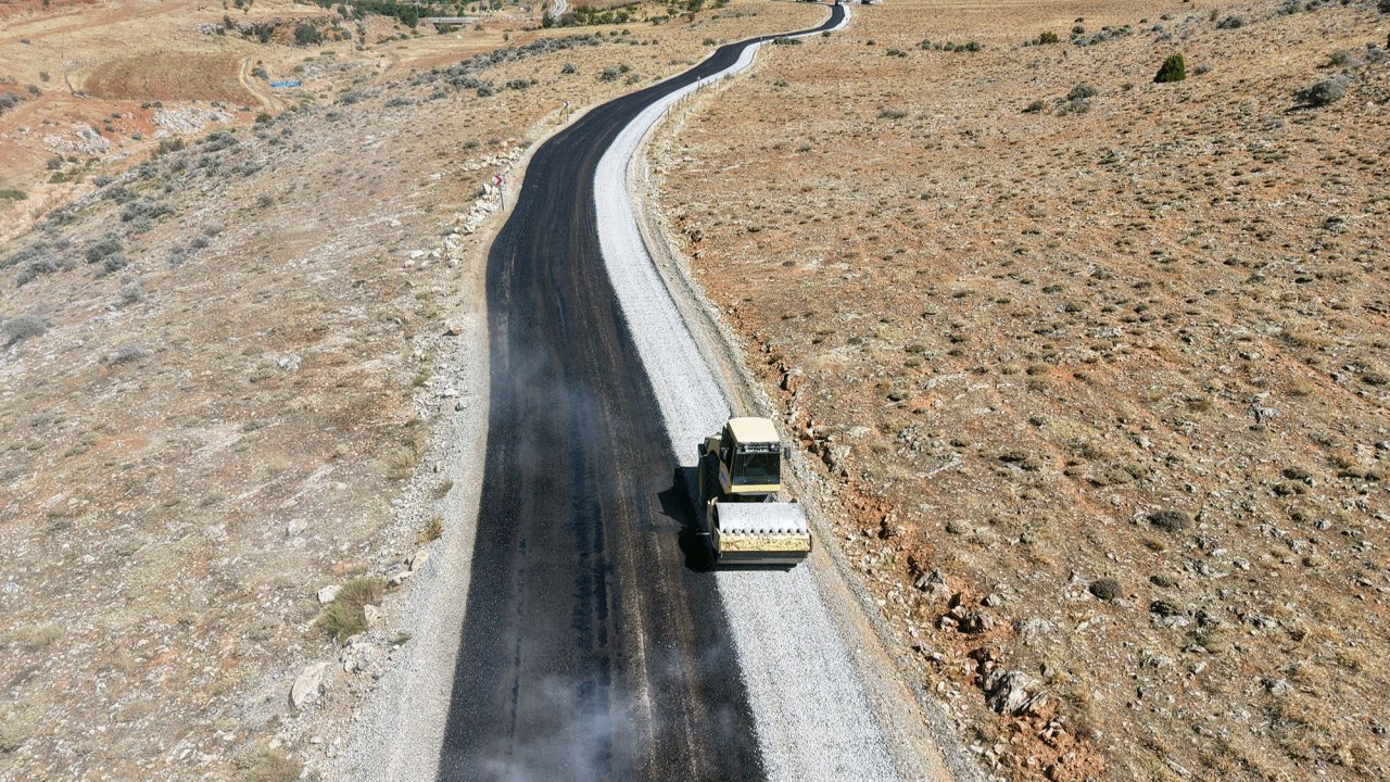 Afşin Örenderesi Yolu Büyükşehir’le Yenilendi!