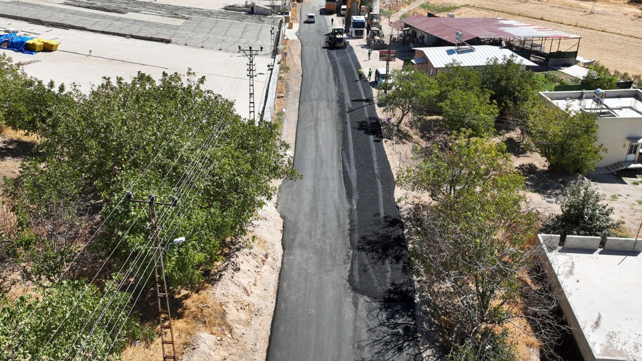 Kahramanmaraş’ta Akyar TOKİ Yolu Sıcak Asfalta Buluştu!