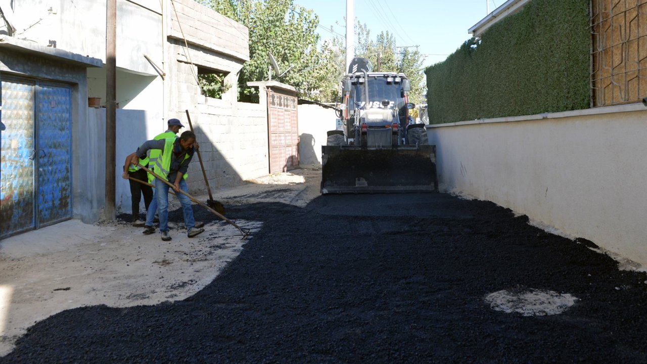 Kahramanmaraş’ta Asfalt Mesaisi Hız Kesmeden Sürüyor!