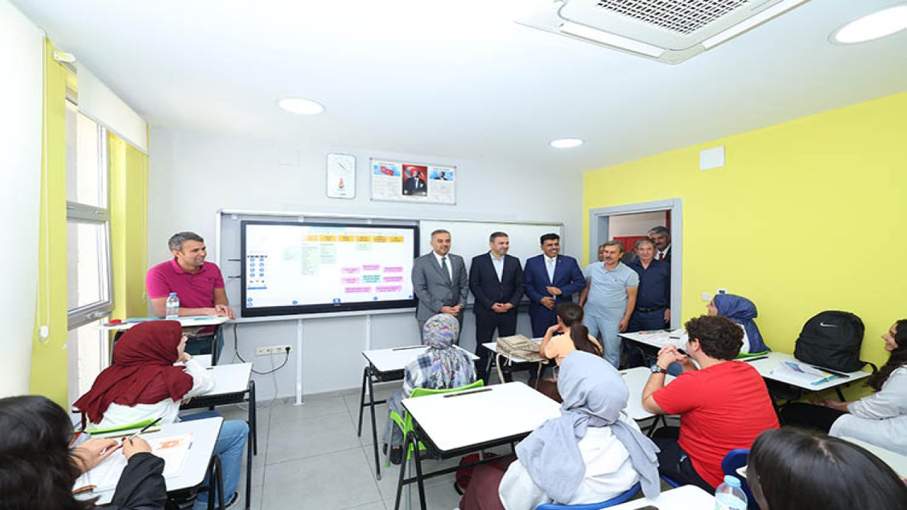 Başkan Toptaş, Üniversite Hazırlık Kursları’nda yeni dönemi başlattı!