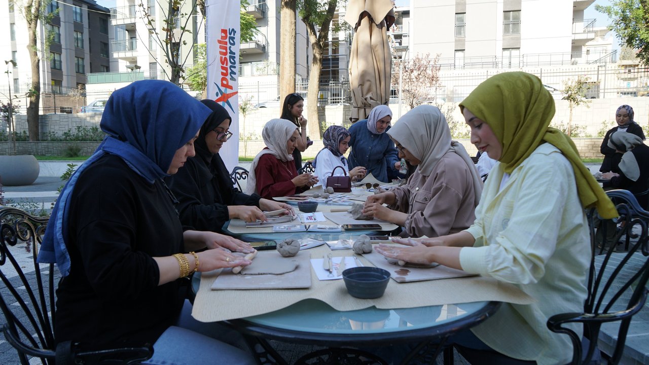 Pusula Maraş’tan Gençlere Sanat Molası; Seramik Workshop!