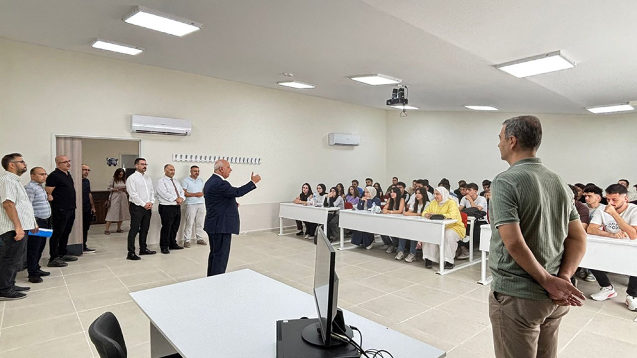 KİÜ Rektör Bakan, Yeni Eğitim-Öğretim Yılının İlk Gününde Öğrencilerle Buluştu!