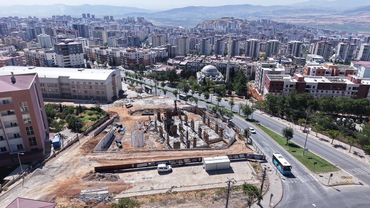 Kahramanmaraş’ta Çocukların Yeni Sosyalleşme ve Yaşam Alanı Hızla Yükseliyor!