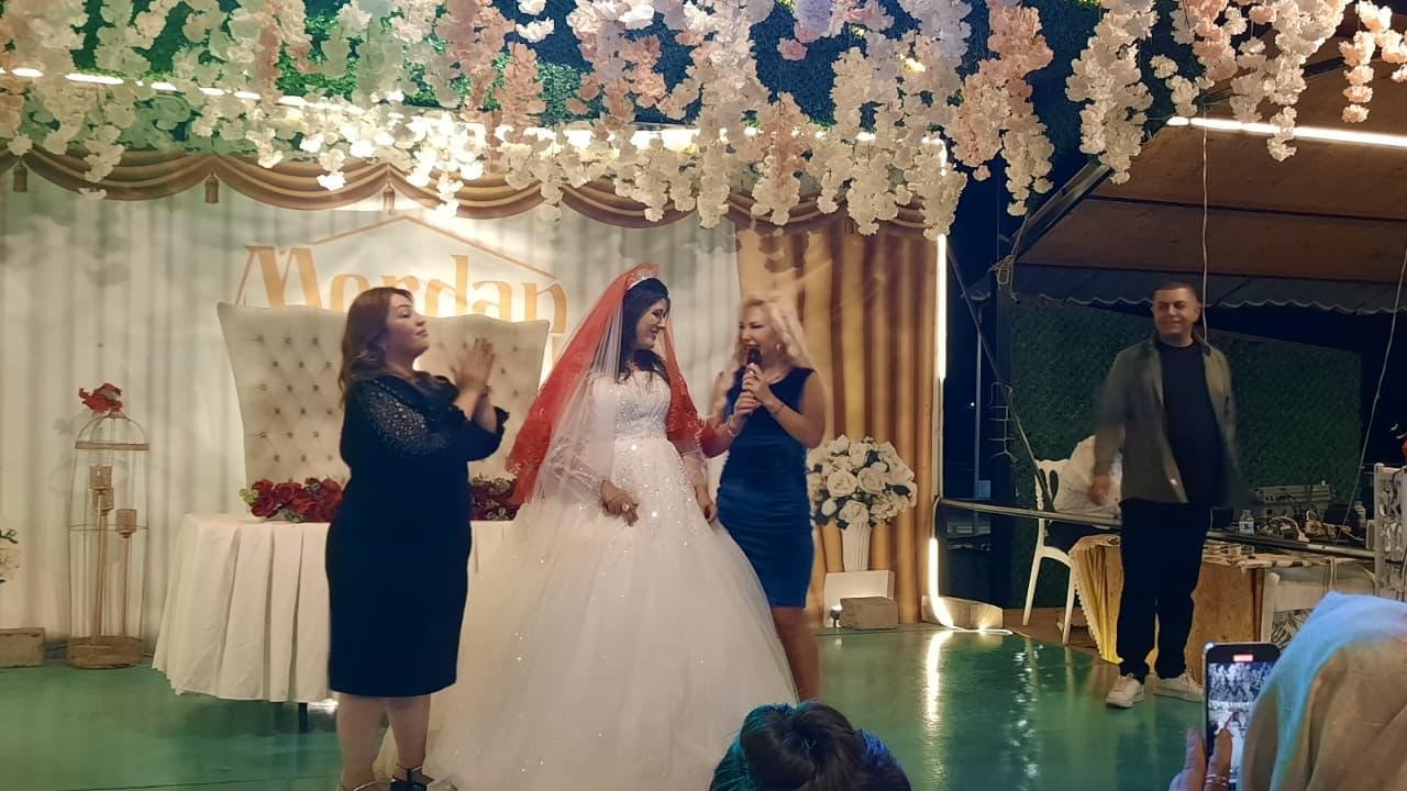 Mavi Kadınlar Derneği’nden Zihinsel Engelli Ayşenur’a Anlamlı Düğün