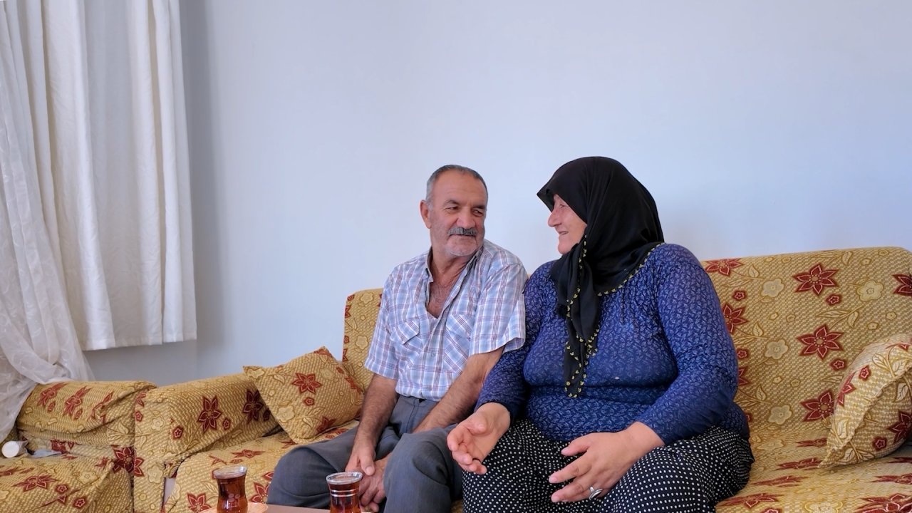 Depremin Ardından Gelen Mutluluk: Kahramanmaraşlı Koyunlu Çifti Yeni Evlerinde Hayata Sarıldı