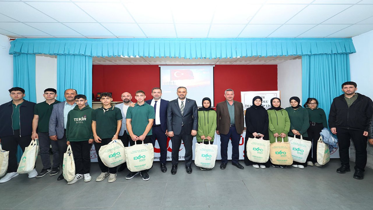 Onikişubat’ta ‘Gönülleri Giydiriyoruz’ Projesi tüm hızıyla devam ediyor!