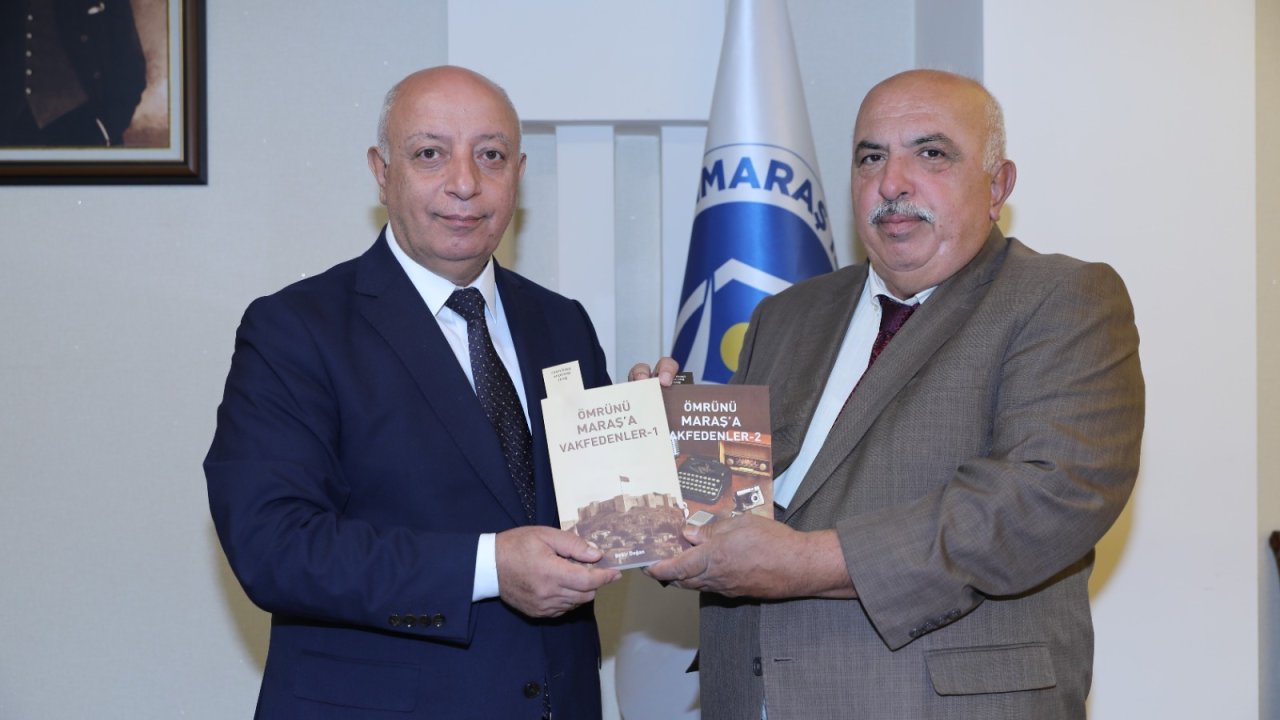 Gazeteci-Yazar Bekir Doğan, Yeni Kitabını Rektör Bakan’a Hediye Etti