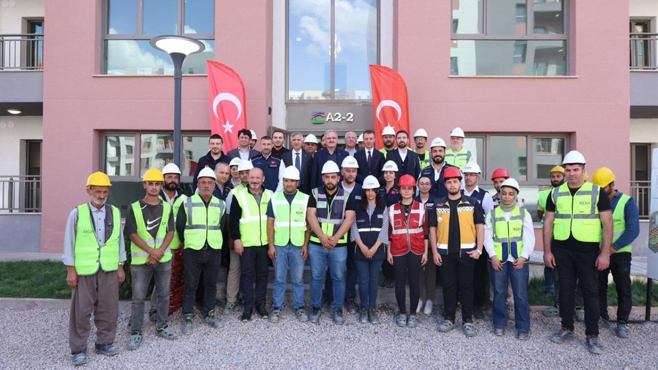 Bakan Yardımcısı Karaloğlu: “Depremzedelerimizi Güvenli Yuvalarına Kavuşturuyoruz”