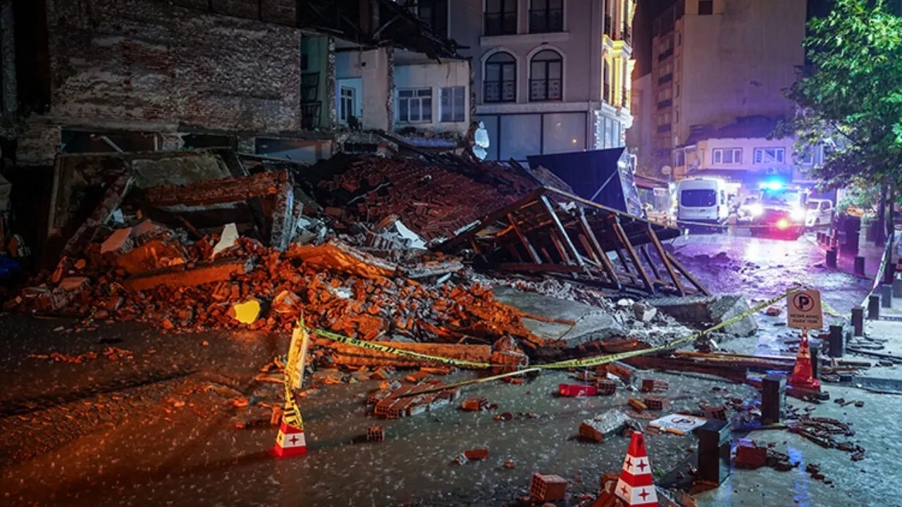 Balıkesir Sındırgı’da 6,1 büyüklüğünde deprem!