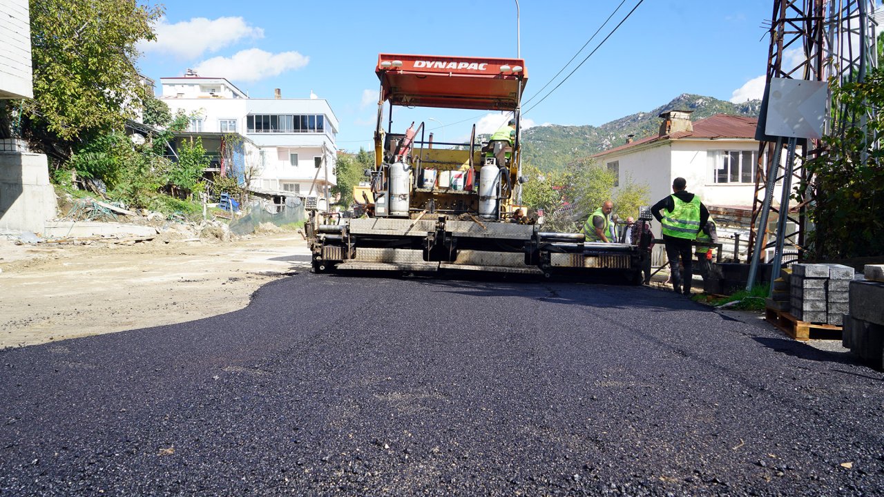 Andırın’da 2 Kilometrelik Arter Asfaltla Kaplanıyor!
