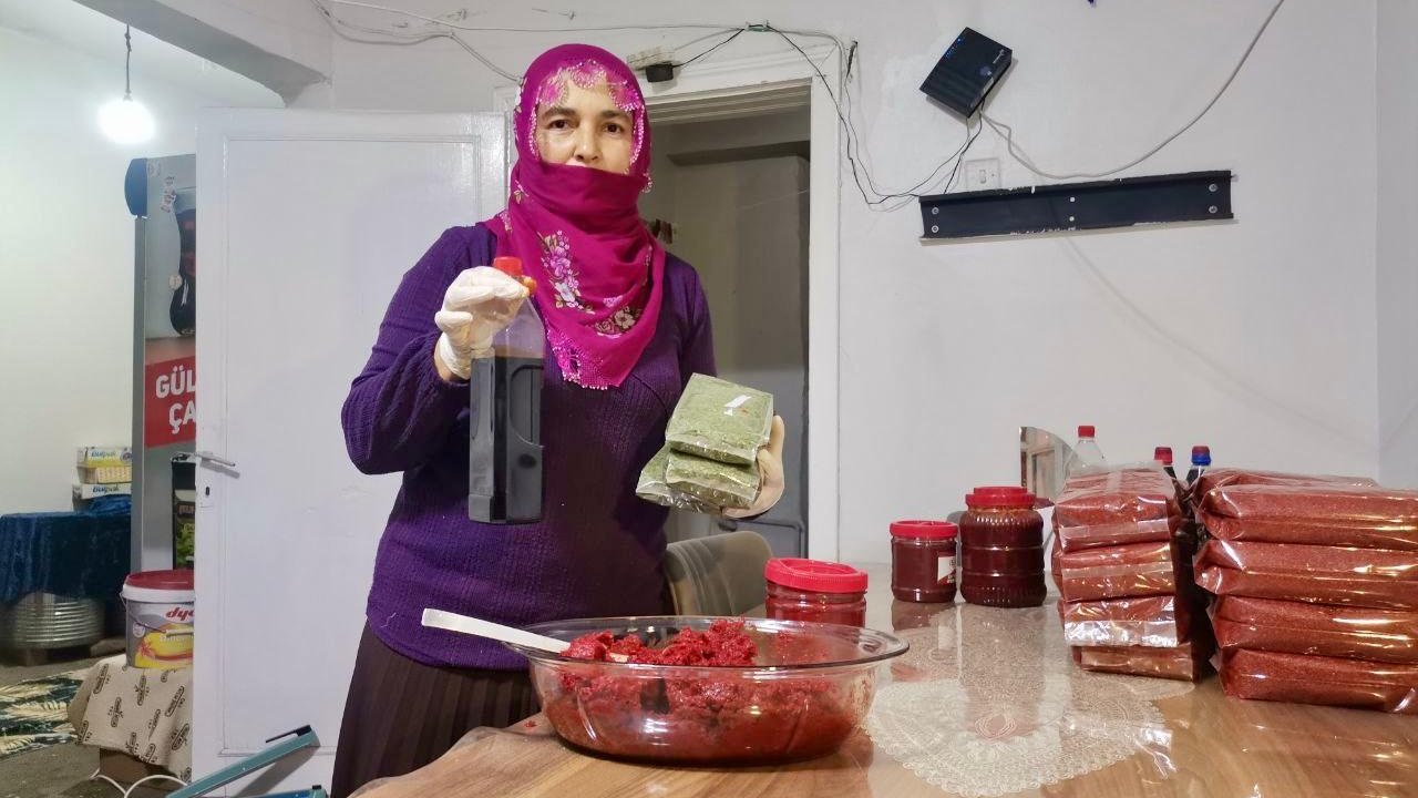 Kahramanmaraş biberiyle hayata tutundular!