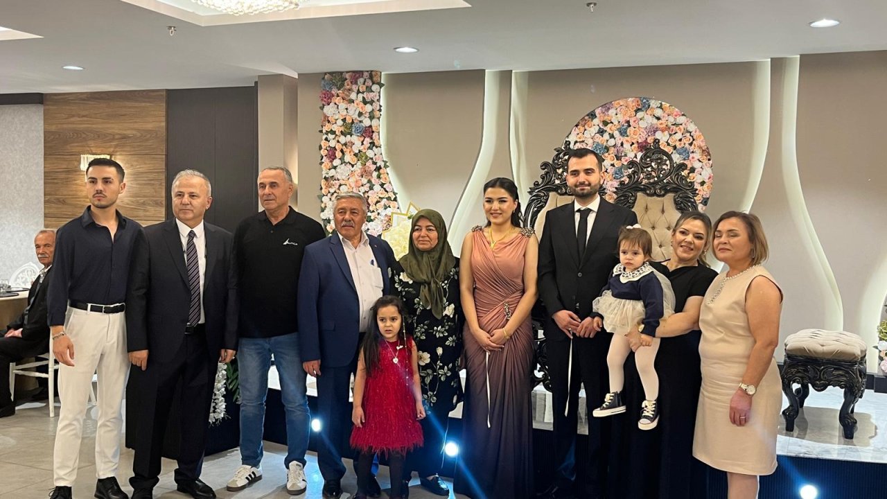 Kahramanmaraş’ta Akın Ozan ve ailesinin mutlu günü! Bir Yastıkta Kocasınlar